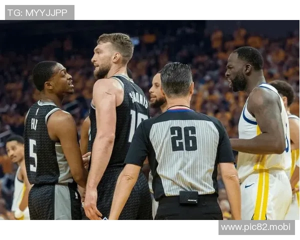 小杰克逊的大合同和年轻球员即将续约,爵士未来的薪资压力有多大? 小杰克逊的大合同和年轻球员即将续约,爵士未来的薪资压力有多大?